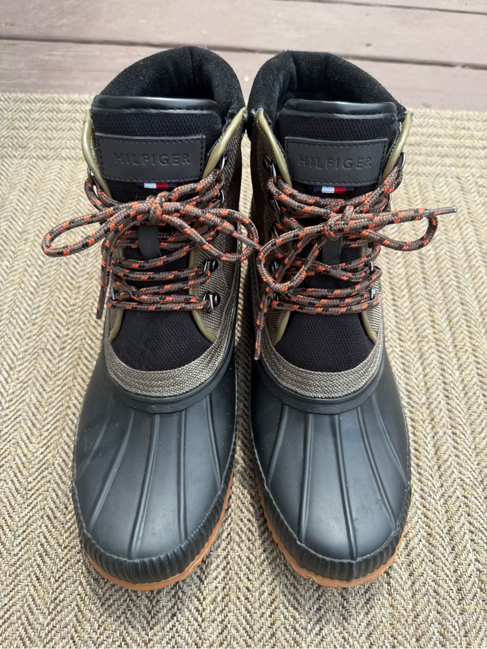 Tommy Hilfiger Men’s size 10 Black & Army Green Lace-Up Duck Boots